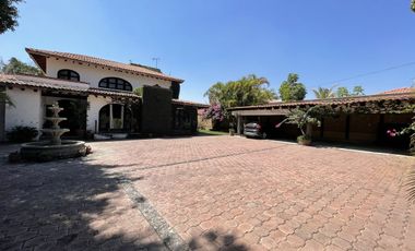 CASA SABINA ATRACTIVA FINCA EN LOMAS DE COCOYOC