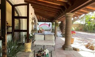 CASA SABINA ATRACTIVA FINCA EN LOMAS DE COCOYOC