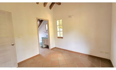 Venta de casa campestre preciosa, tipo chalet en La Fé, El Retiro