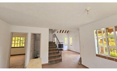 Venta de casa campestre preciosa, tipo chalet en La Fé, El Retiro