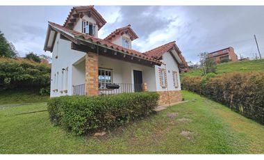 Venta de casa campestre preciosa, tipo chalet en La Fé, El Retiro