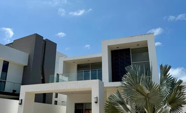 Casa en renta anual en Altabrisa Residencial, Cerritos