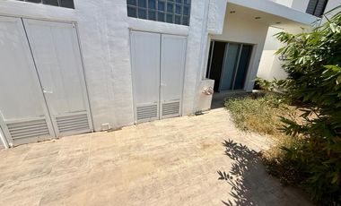Casa en renta anual en Altabrisa Residencial, Cerritos