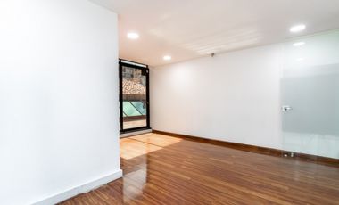 Arriendo oficina con TERRAZA en el Chicó