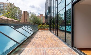 Arriendo oficina con TERRAZA en el Chicó