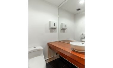 Arriendo oficina con TERRAZA en el Chicó