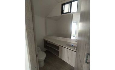 SE ARRIENDA CASA DE TRES HABITACIONES,CONJUNTO  SAN JERÓNIMO
