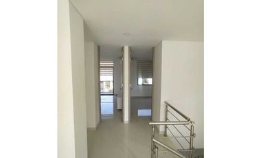 SE ARRIENDA CASA DE TRES HABITACIONES,CONJUNTO  SAN JERÓNIMO