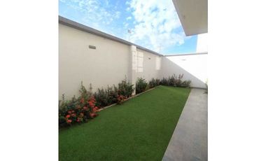 SE ARRIENDA CASA DE TRES HABITACIONES,CONJUNTO  SAN JERÓNIMO