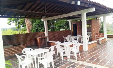 VENTA DE LOTE CON CASA FINCA EN EL SECTOR DE VILLAVERDE