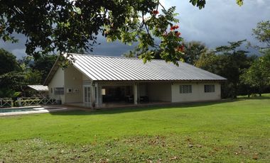 VENTA FINCA RESTREPO META. 19 HECTAREAS, CASAS, PISCINA