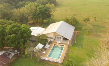VENTA FINCA RESTREPO META. 19 HECTAREAS, CASAS, PISCINA
