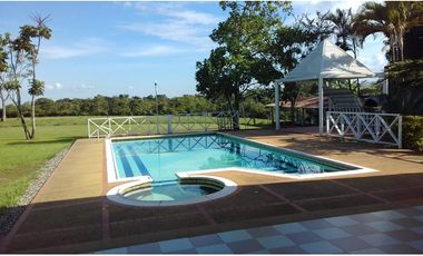 VENTA FINCA RESTREPO META. 19 HECTAREAS, CASAS, PISCINA