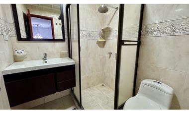 Casa esquinera de tres pisos en venta Barrio Las Flores Palmira Valle