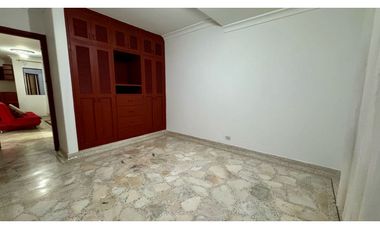 Casa esquinera de tres pisos en venta Barrio Las Flores Palmira Valle
