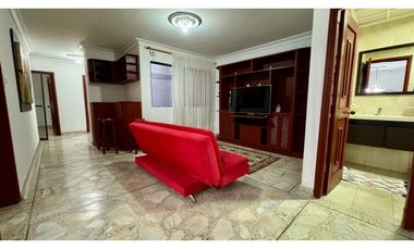 Casa esquinera de tres pisos en venta Barrio Las Flores Palmira Valle