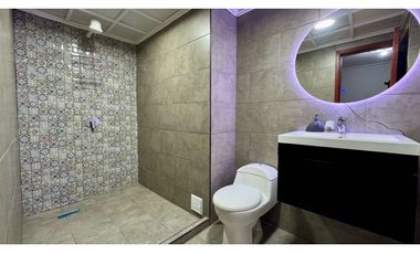 Casa esquinera de tres pisos en venta Barrio Las Flores Palmira Valle