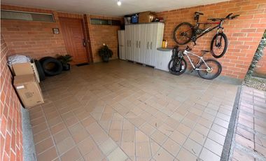 CASA EN VENTA EN ENVIGADO LOMA DEL ATRAVESADO PRECIO DE OPORTUNIDAD