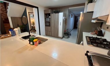 CASA EN VENTA EN ENVIGADO LOMA DEL ATRAVESADO PRECIO DE OPORTUNIDAD