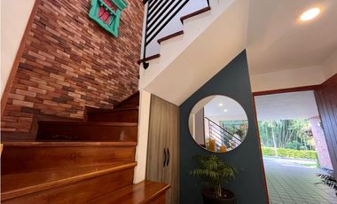 CASA EN VENTA EN ENVIGADO LOMA DEL ATRAVESADO PRECIO DE OPORTUNIDAD