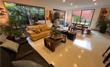 CASA EN VENTA EN ENVIGADO LOMA DEL ATRAVESADO PRECIO DE OPORTUNIDAD