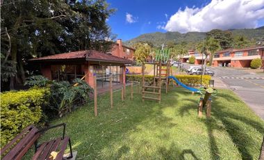 CASA EN VENTA EN ENVIGADO LOMA DEL ATRAVESADO PRECIO DE OPORTUNIDAD