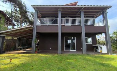 CERRO AZUL / 2000M / 2 NIVELES / 4 HABITACIONES / CAMPESTRE