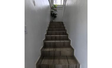 CERRO AZUL / 2000M / 2 NIVELES / 4 HABITACIONES / CAMPESTRE