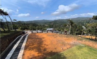 CERRO AZUL / 2000M / 2 NIVELES / 4 HABITACIONES / CAMPESTRE