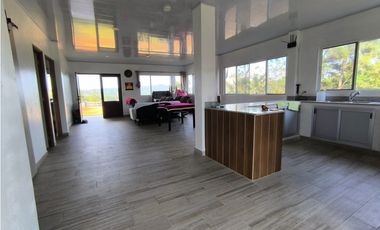 CERRO AZUL / 2000M / 2 NIVELES / 4 HABITACIONES / CAMPESTRE