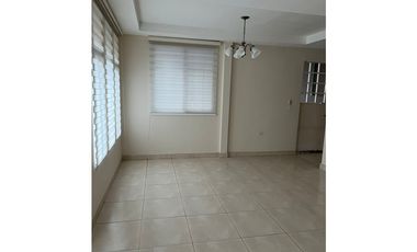 ALQUILER CASA SAN ANTONIO AMPLIA CON PORTÓN ELÉCTRICO MLD