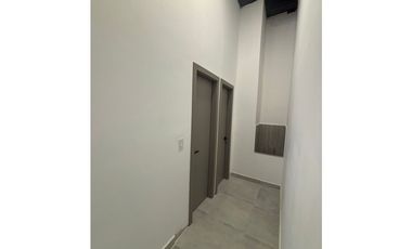 CALLE 50 / LOCAL COMERCIAL / 233M /  TERRAZA / 5 PARKIN