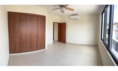 Alquiler de casa en River Valley