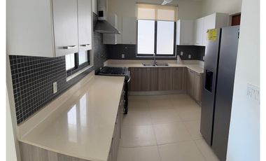 Alquiler de casa en River Valley