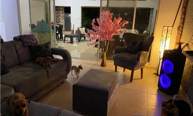 VENTA DE CASA EN CERRO LINDO 380.35 MTS2 NEGOCIABLE