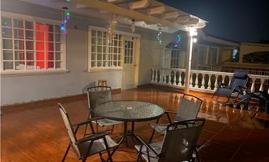 VENTA DE CASA EN CERRO LINDO 380.35 MTS2 NEGOCIABLE