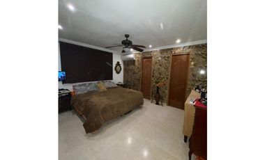 Brisas del Golf espectacular esquina 265,000