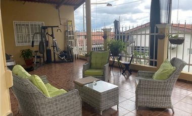 Brisas del Golf espectacular esquina 265,000