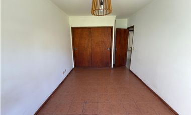 VENTA CHALET (4) AMB. - LOS PINARES - APTO CREDITO