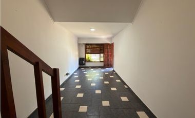 VENTA CHALET (4) AMB. - LOS PINARES - APTO CREDITO