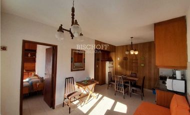 DEPARTAMENTO DE 2 AMBIENTES CON VISTA AL MAR Y COCHERA