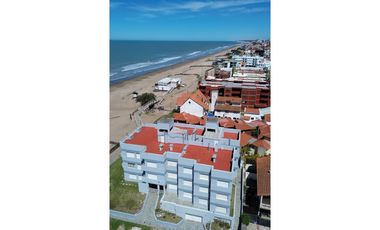 DEPARTAMENTO DE 2 AMBIENTES CON VISTA AL MAR Y COCHERA