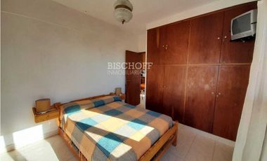 DEPARTAMENTO DE 2 AMBIENTES CON VISTA AL MAR Y COCHERA