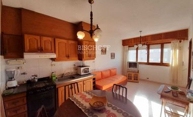 DEPARTAMENTO DE 2 AMBIENTES CON VISTA AL MAR Y COCHERA