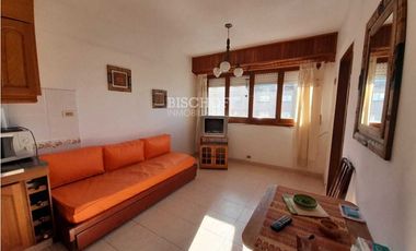 DEPARTAMENTO DE 2 AMBIENTES CON VISTA AL MAR Y COCHERA