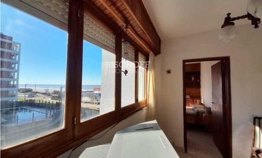 DEPARTAMENTO DE 2 AMBIENTES CON VISTA AL MAR Y COCHERA