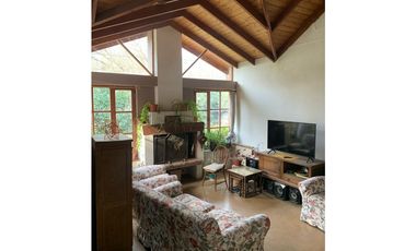 EN VENTA CASA EN BARRIO LOS ABEDULES CA-94