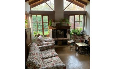 EN VENTA CASA EN BARRIO LOS ABEDULES CA-94