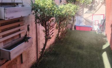 ARRIENDO CASA 3 PISOS LOMAS DE QUILICURA