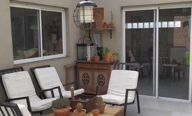 Casa en venta en Burzaco Este